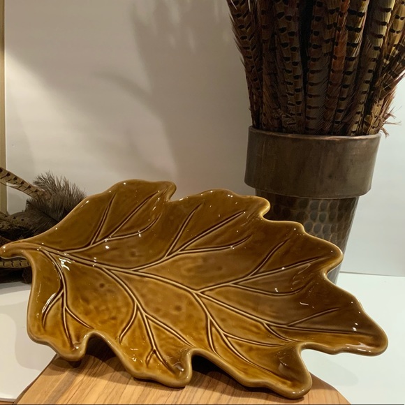 Pottery Barn Leaf Platter 🍁🍂 - Picture 2 of 16